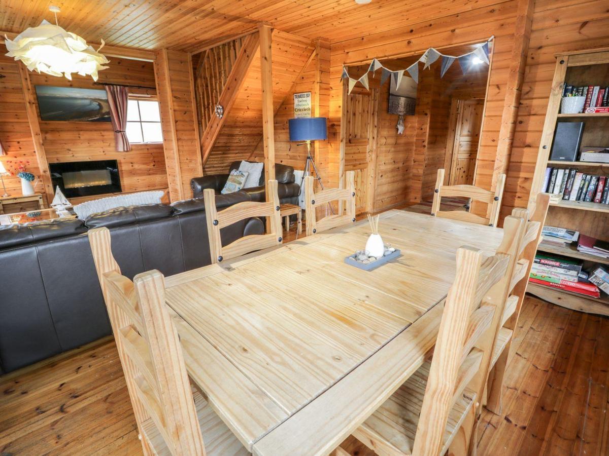 Sun View Lodge Llanbedr  Buitenkant foto